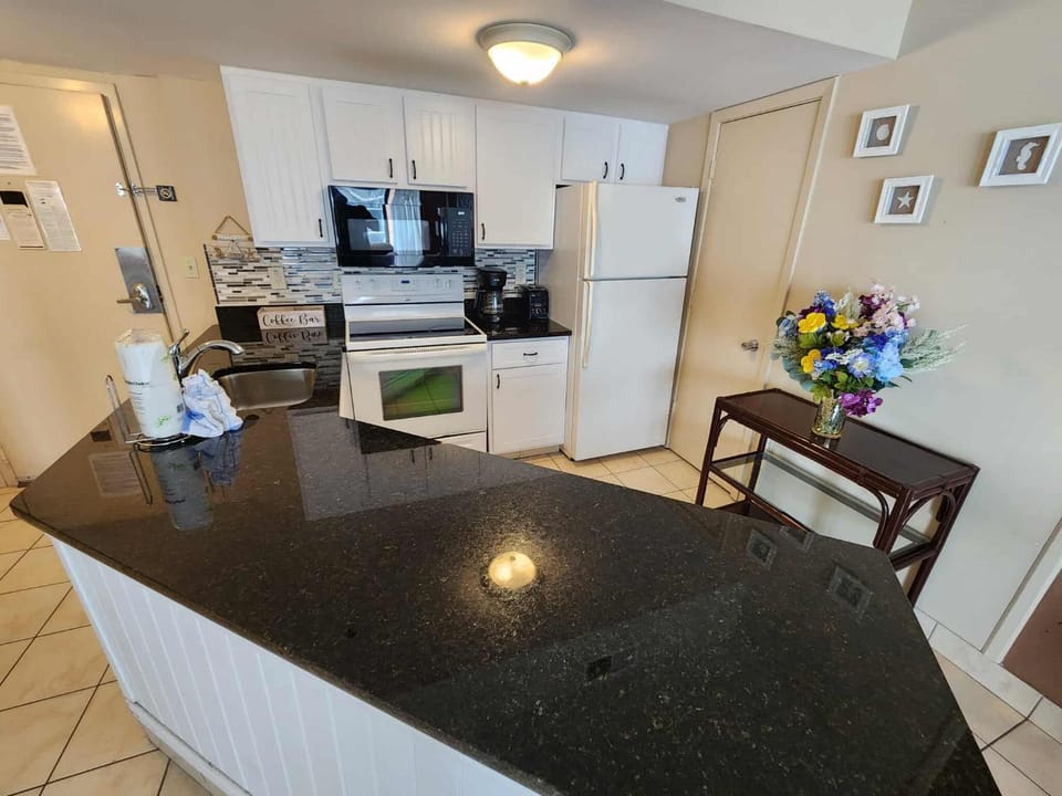 Cozy Ocean View 1 Bedroom Condo - Palace Resort Unit 510 House in Myrtle Beach