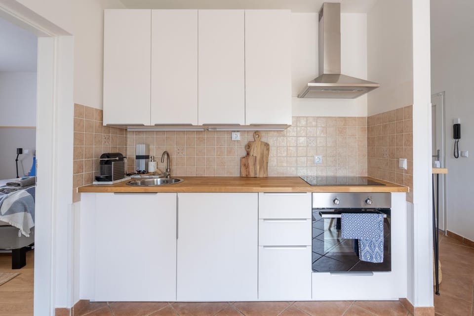 Coffee/tea facilities, Kitchen or kitchenette, dishwasher, pet friendly, stove