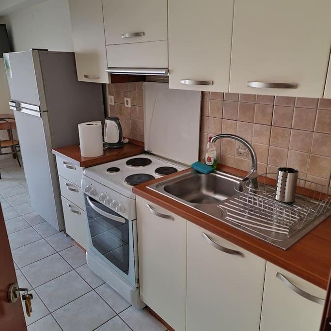 Diana's Cozy 10 Studio Apartment in Ioannina
