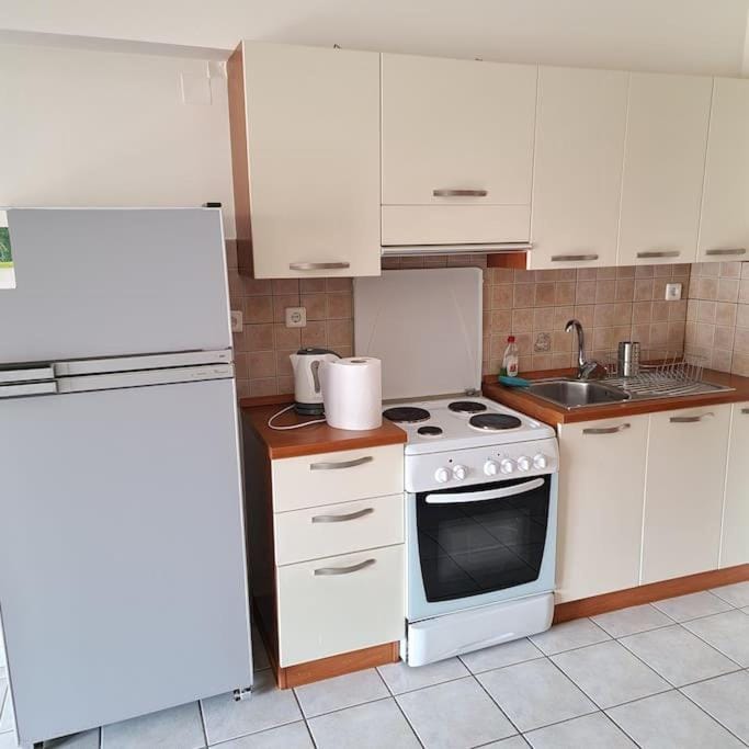 Diana's Cozy 10 Studio Apartment in Ioannina
