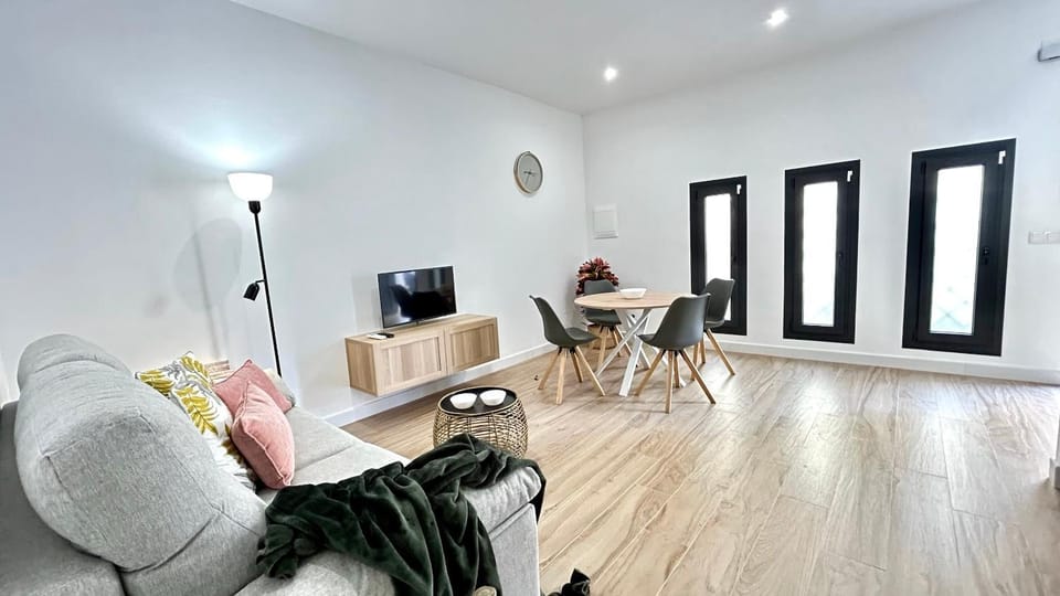 TV and multimedia, Living room, Dining area, hair dresser