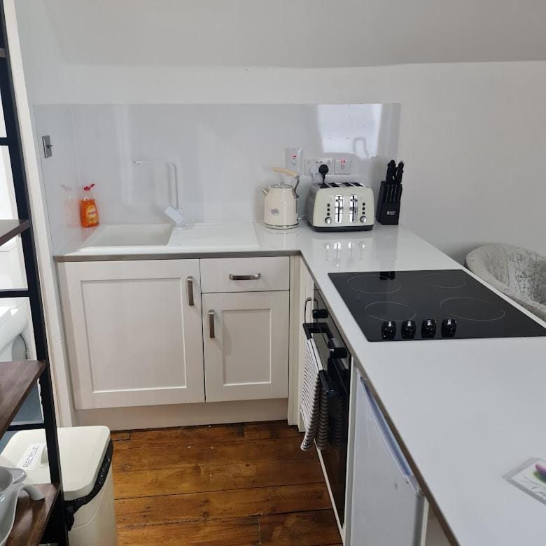 Ness City Cottage - Attic Apartment Bed and Breakfast in Inverness