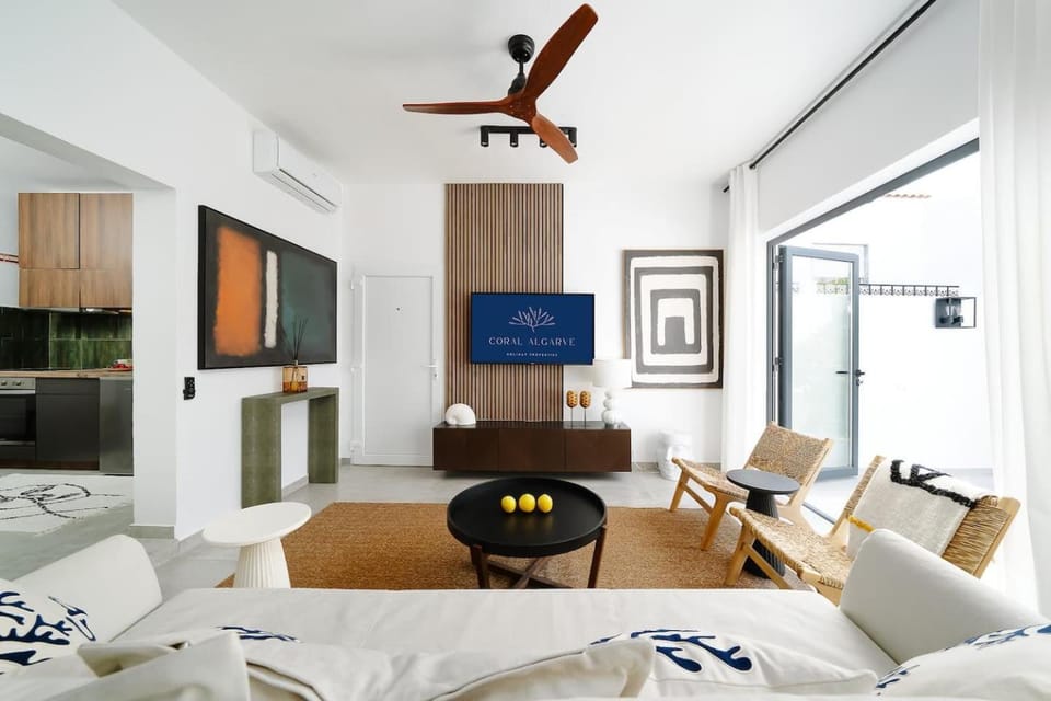 CitrusTree 3BR Pool Villa near Beaches House in Portimao