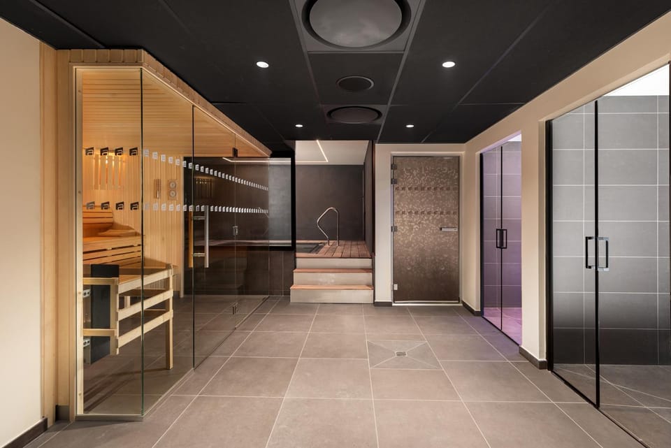 Hot Tub, Sauna, Steam room, Spa and wellness centre/facilities