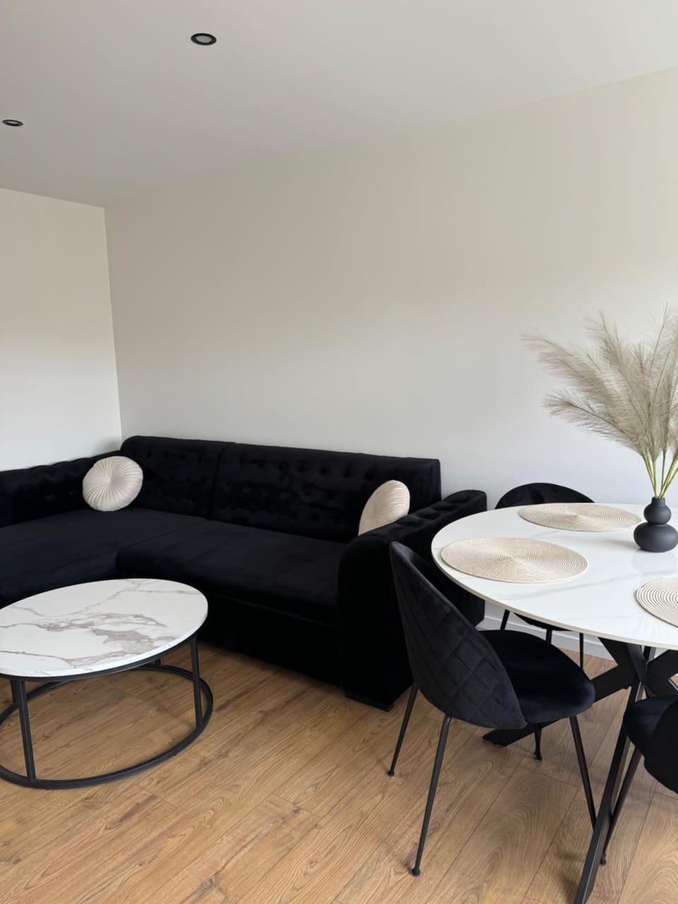 Living room, Dining area
