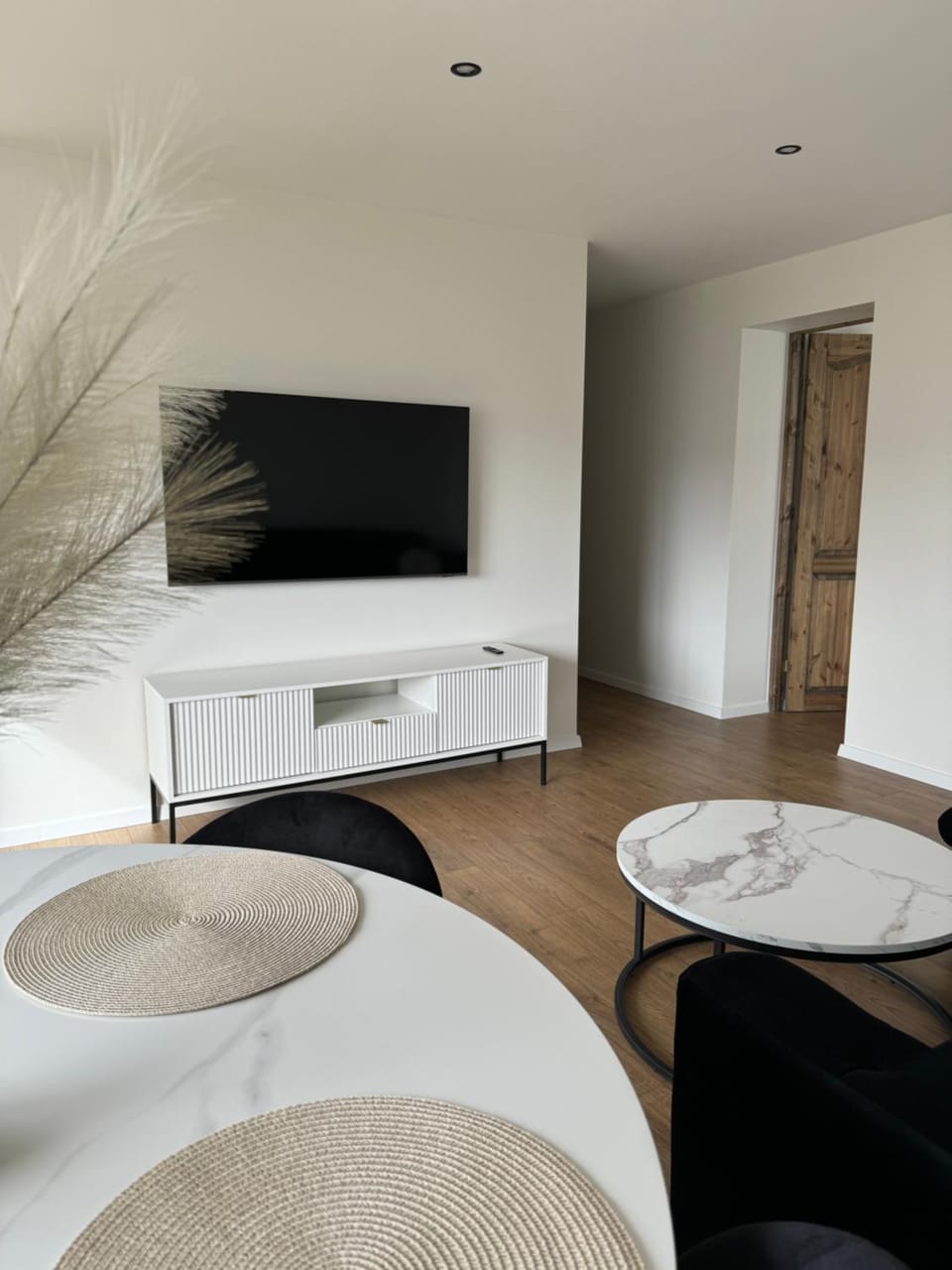 TV and multimedia, Seating area, Evening entertainment