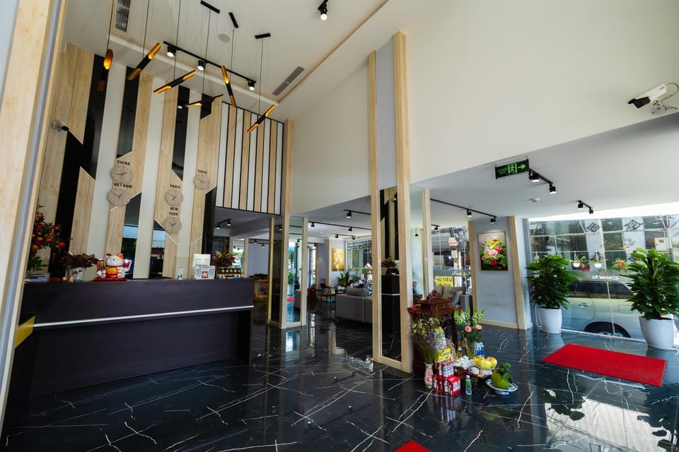 Living room, Lobby or reception, Seating area, concierge