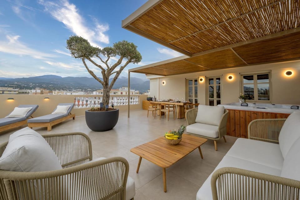 Patio, Day, View (from property/room), Balcony/Terrace, Seating area, Dining area, Mountain view