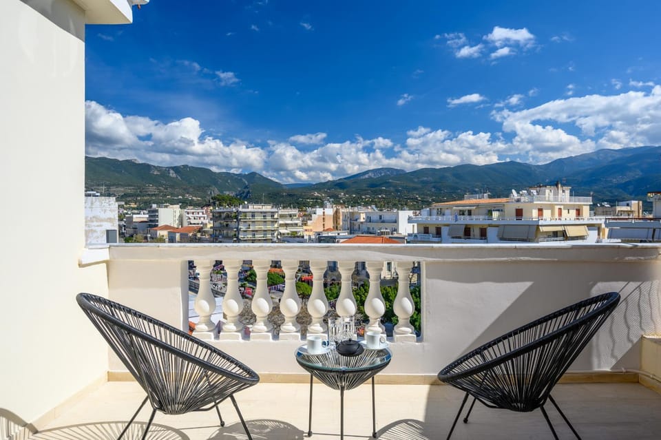 Patio, Day, View (from property/room), Balcony/Terrace, Mountain view