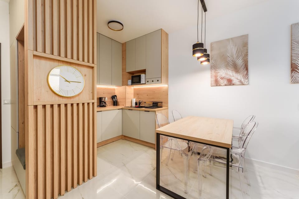 Kitchen or kitchenette, minibar, stove, toaster