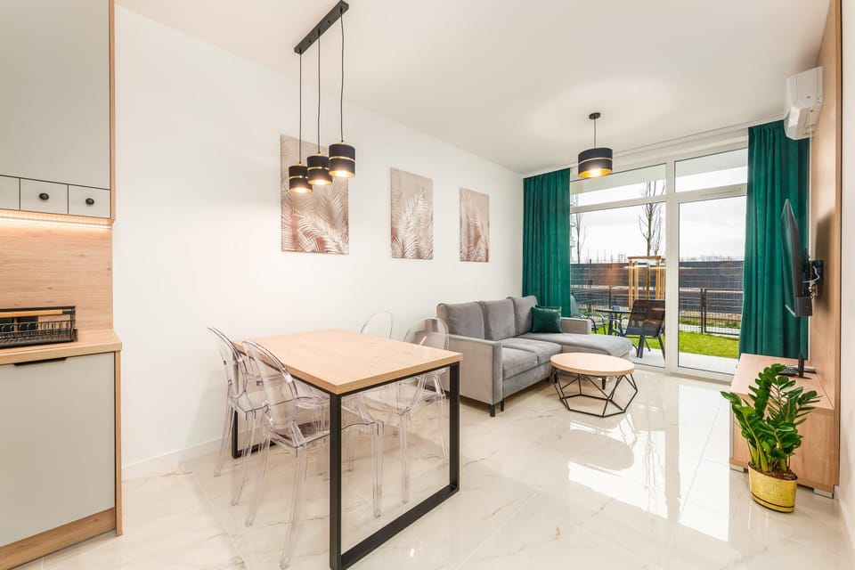 Kitchen or kitchenette, Living room, Seating area, Dining area, minibar, stove
