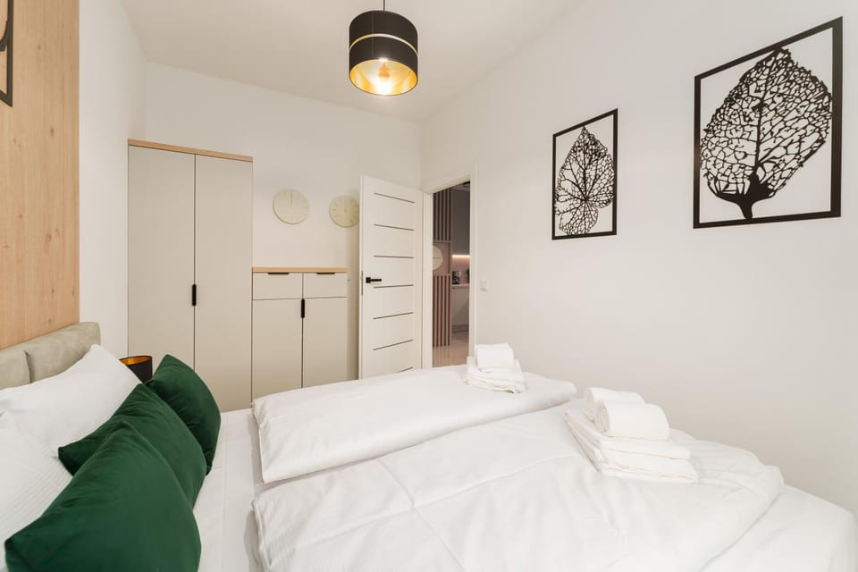 Bed, Photo of the whole room, Bedroom, towels, wardrobe