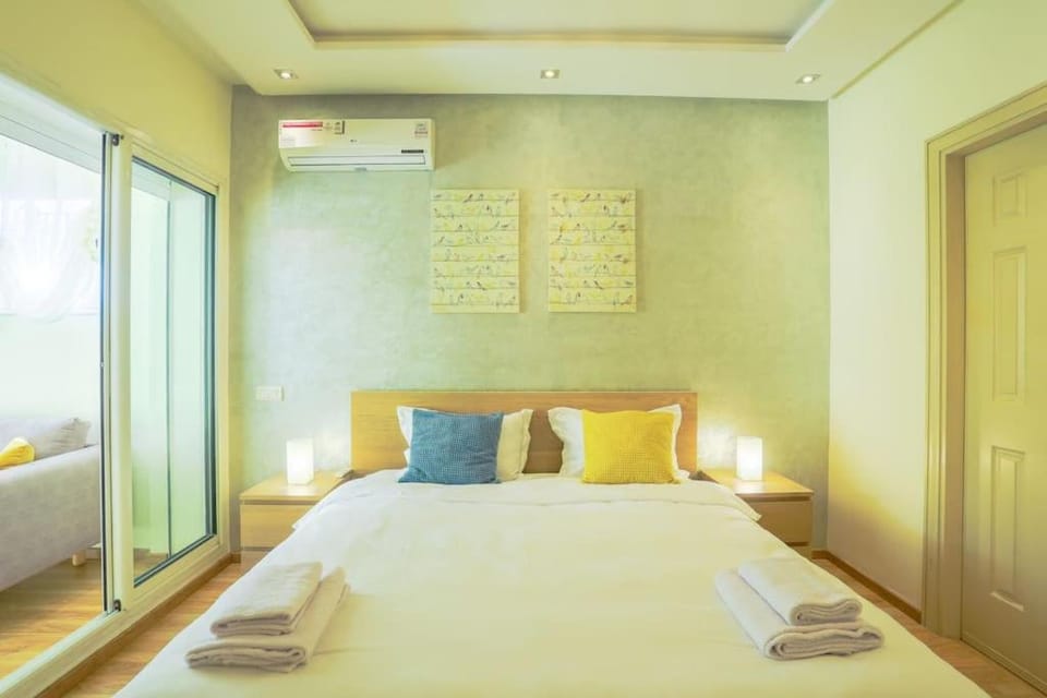 Bed, Photo of the whole room, Bedroom, towels, wardrobe, air conditioner