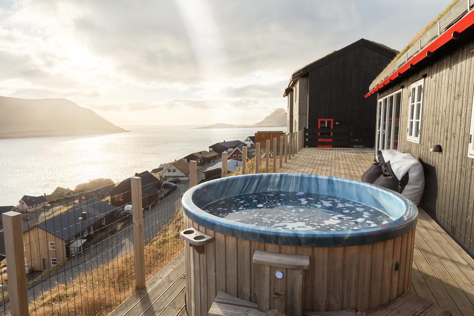 Day, Natural landscape, Hot Tub, Mountain view, Sea view