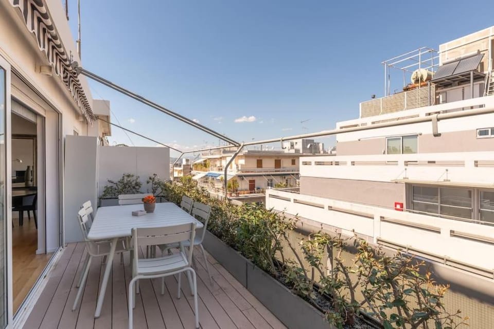 The HostMaster Metropolitan Penthouse Apartment in Athens