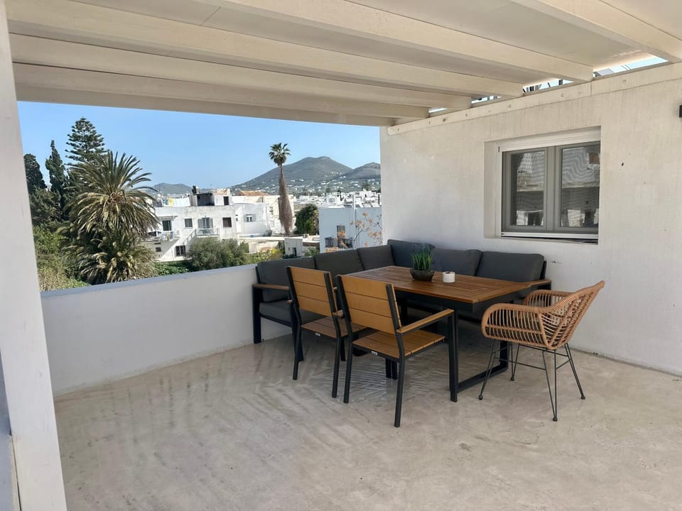 View (from property/room), Balcony/Terrace, Mountain view