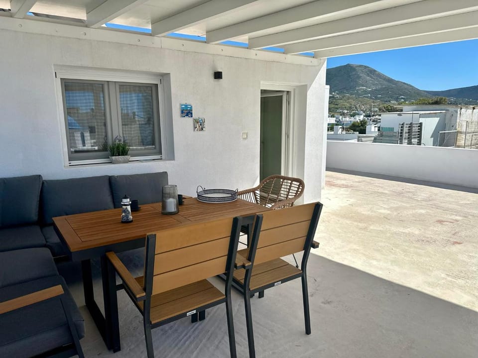 Balcony/Terrace, City view, Landmark view, Mountain view, Sea view, Sunrise, Sunset