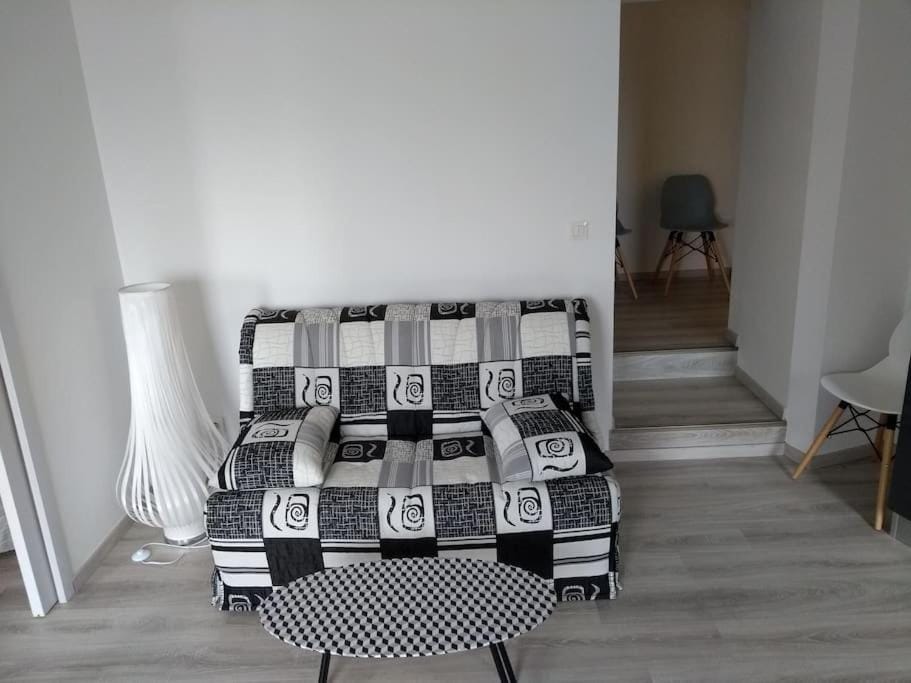 Appartement neuf tout confort, climatisé, parking privé et wifi Apartment in Catalonia