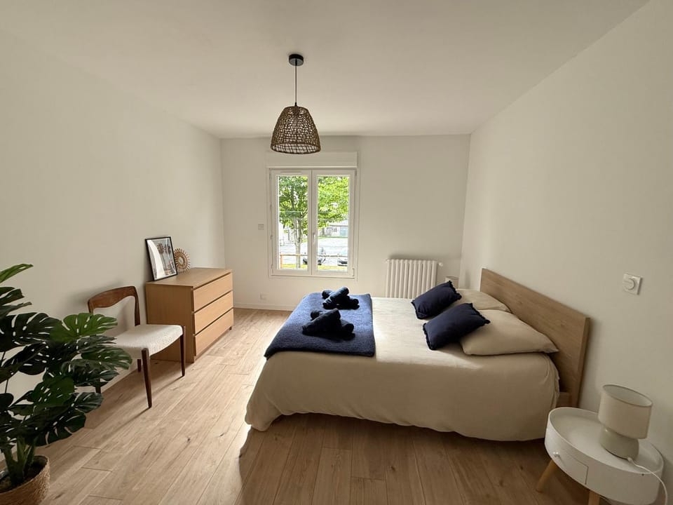 Bed, Bedroom, internet