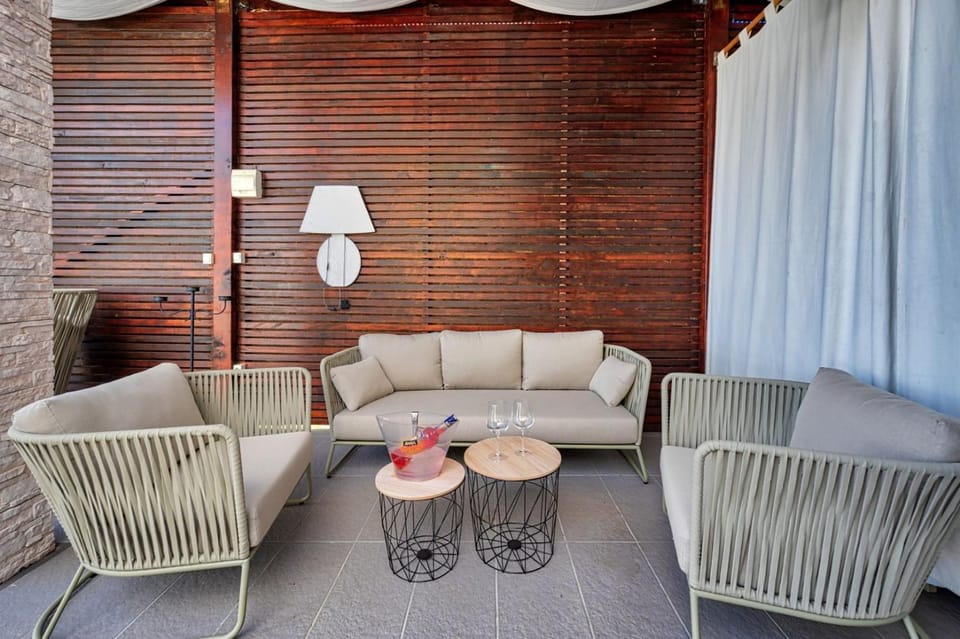 Seating area
