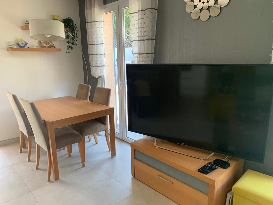 TV and multimedia, Dining area