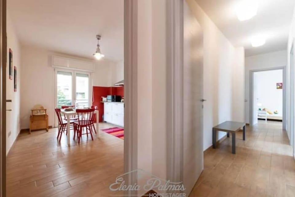 Kitchen or kitchenette, Living room, Seating area