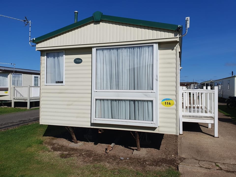Property building, Spring, Day