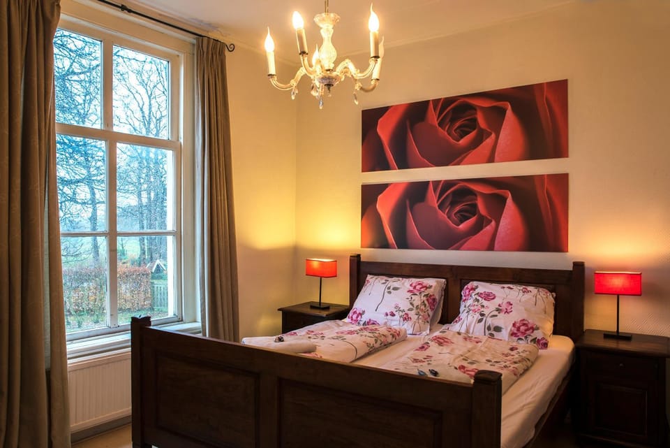 Photo of the whole room, Decorative detail, Bedroom