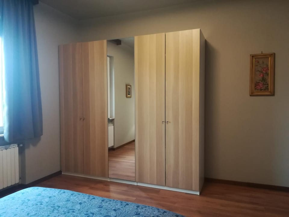 Bedroom, wardrobe