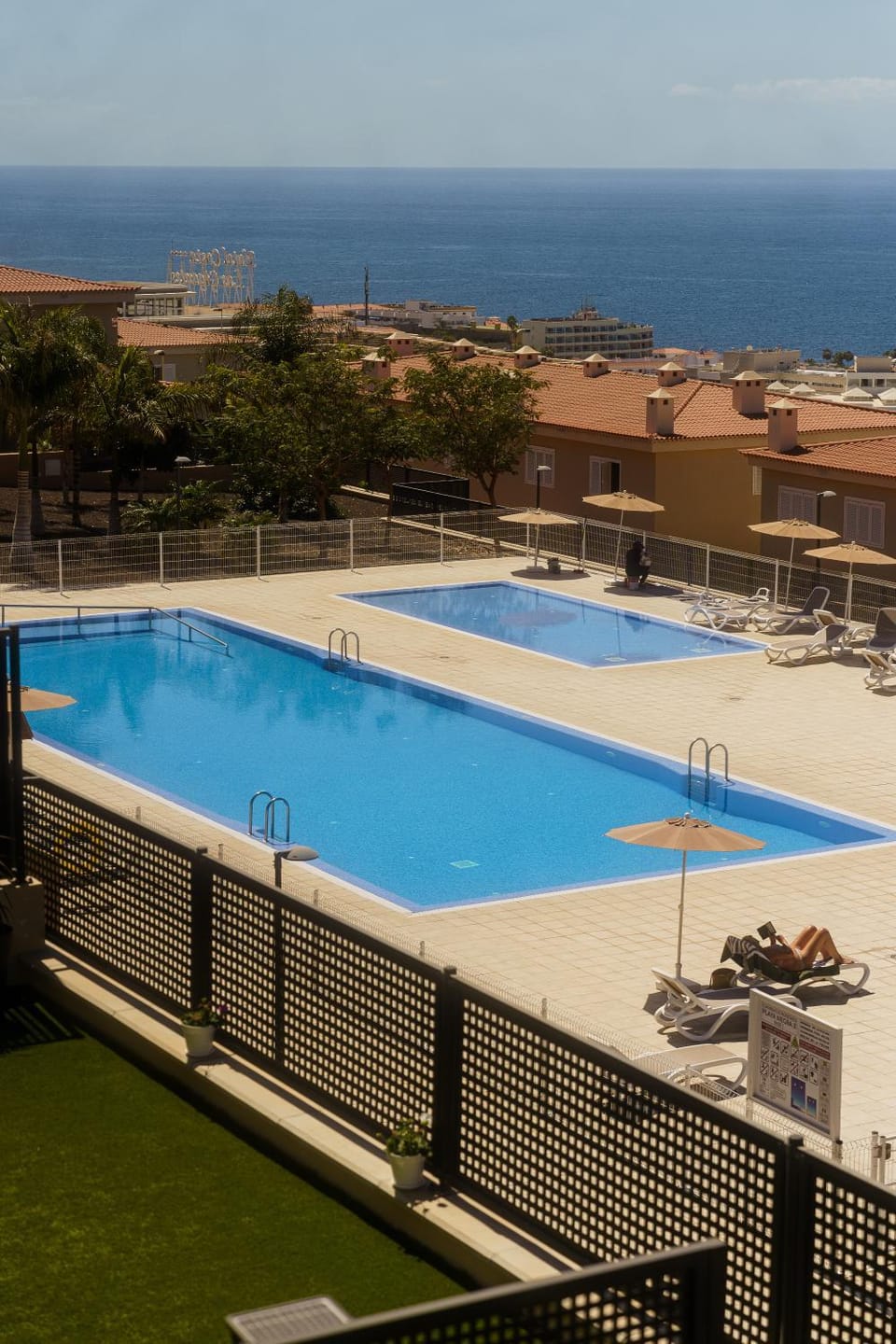Day, Pool view, Sea view, Swimming pool, sunbed