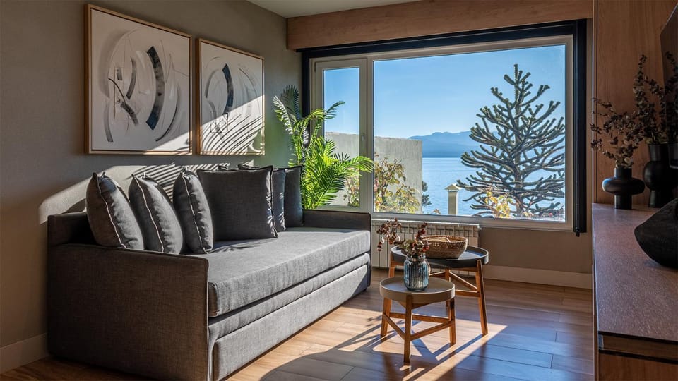 View (from property/room), Living room, Seating area, Lake view