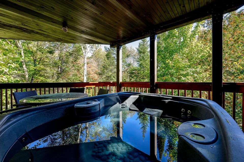Chalet Suisse, SPA, Billard, Ski et Montagne House in Val-David