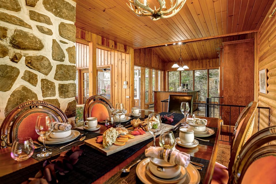 Chalet Suisse, SPA, Billard, Ski et Montagne House in Val-David