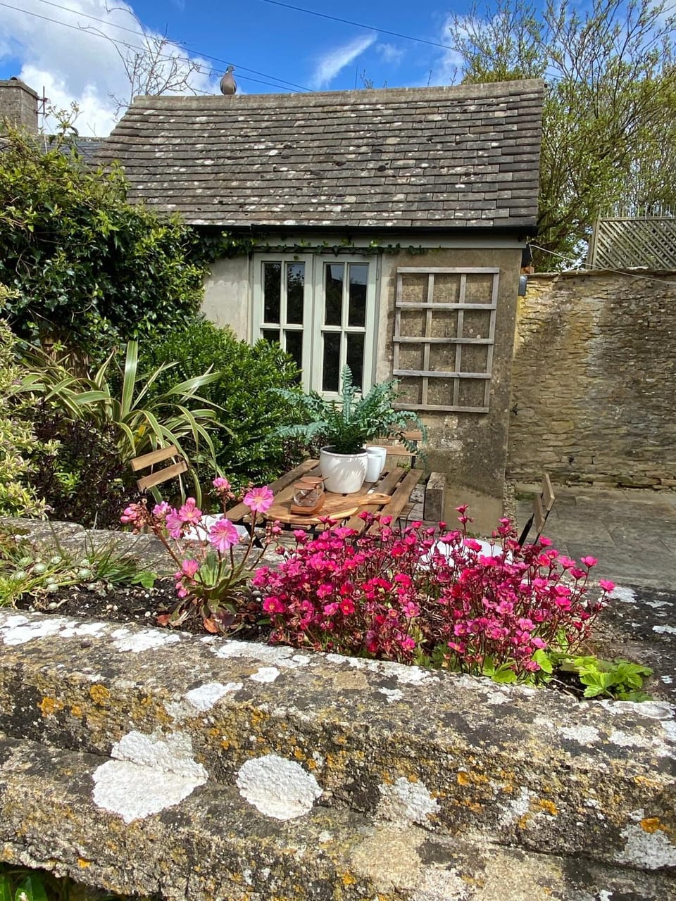The Gamekeeper's Cottage Stunning 2 Bed House in West Oxfordshire District
