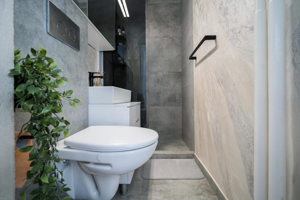 Shower, Toilet, Bathroom