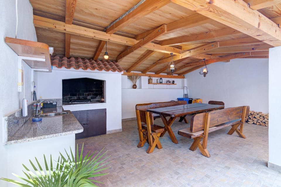 BBQ facilities, Seating area