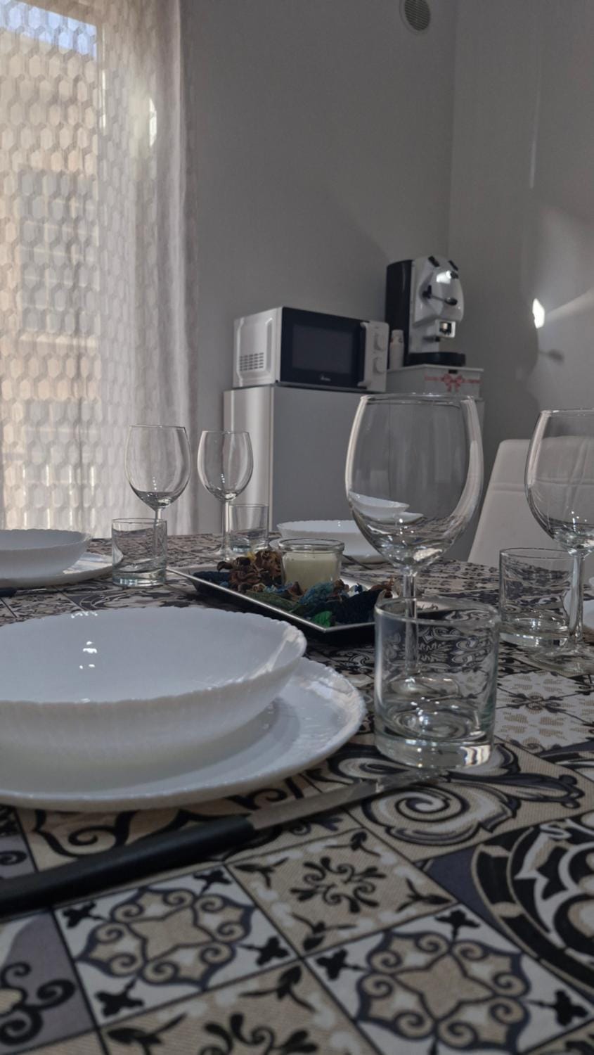 Food and drinks, Dining area, Meals