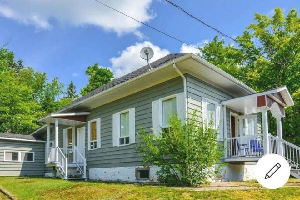 Chalet Boréal, SPA, LAC & SKI House in Saint-Donat