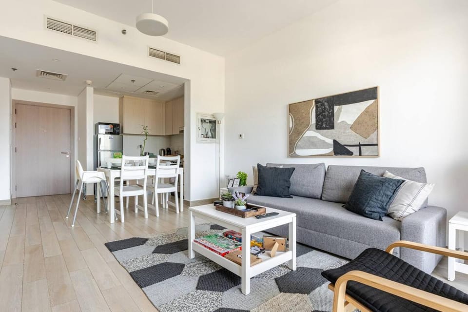 F1 - A Place to Stay 1BR Waters Edge Yas Island - Theme Parks Apartment in Abu Dhabi