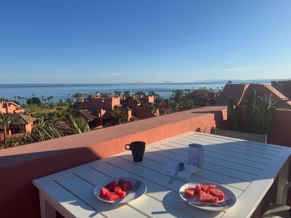 Luxury 3 bed Duplex Penthouse, 3 mins walk to the beach Apartment in Costa del Sol