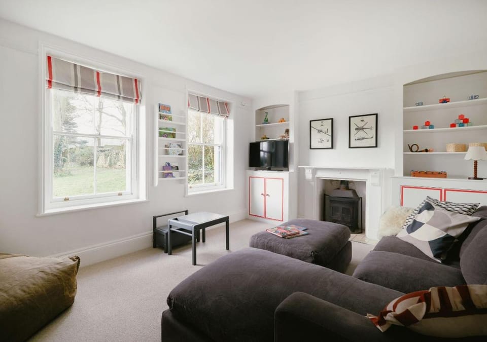 Trinity Farmhouse - Stunning House & Gardens! House in Cotswold District