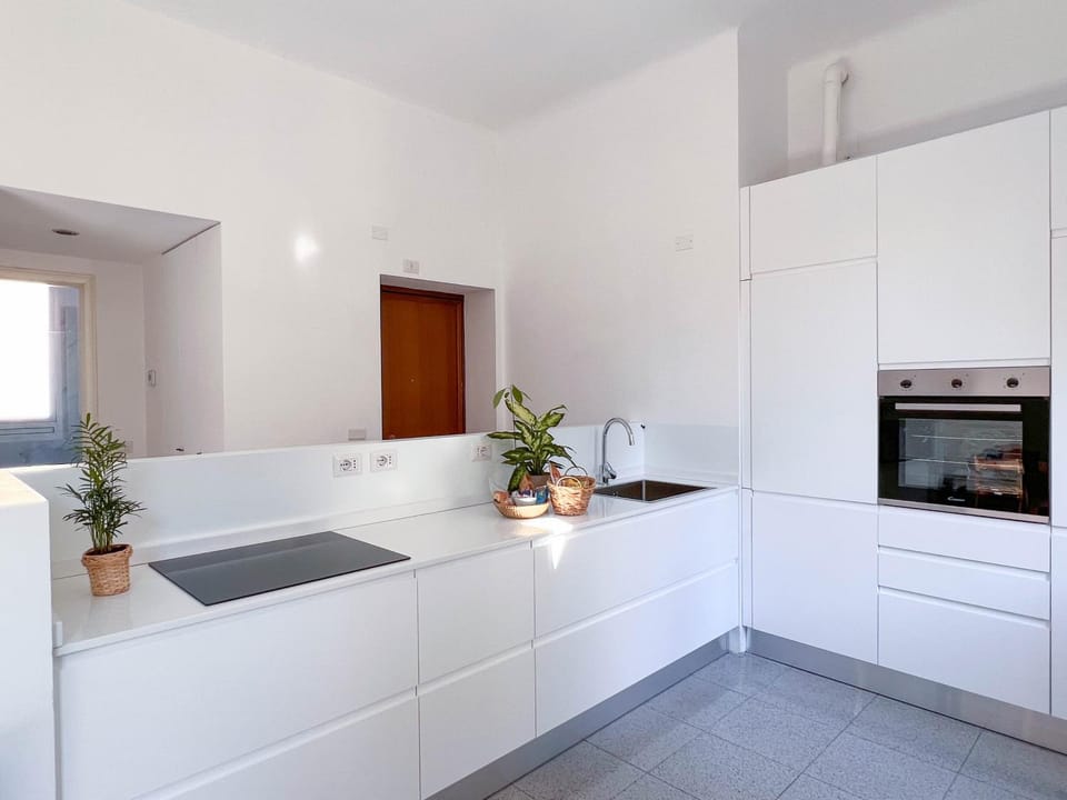 Kitchen or kitchenette, pet friendly, stove
