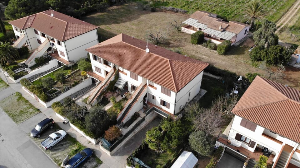 Property building, Neighbourhood, Bird's eye view, Parking