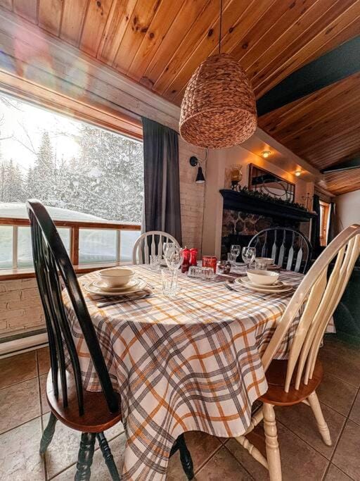 La Tanière - Retraite en nature avec foyer au bois House in Saint-Donat