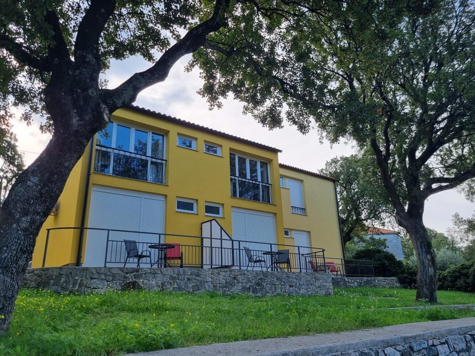 Property building, Garden view