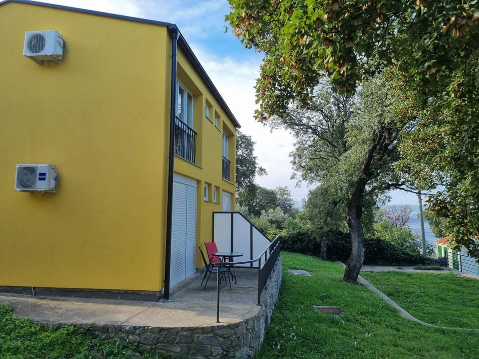 Property building, Garden