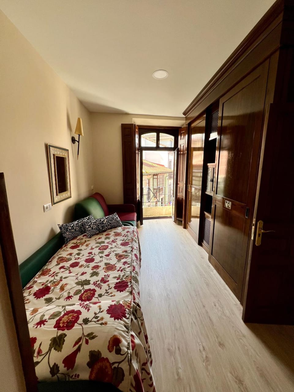 Bed, Photo of the whole room, Bedroom, wardrobe