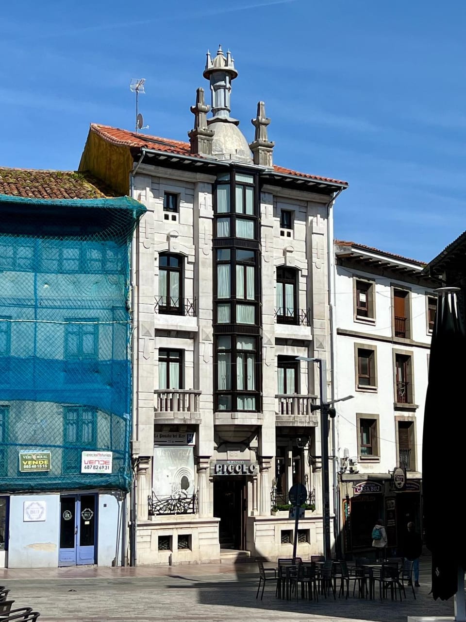 Property building, Day, City view, Landmark view, Location