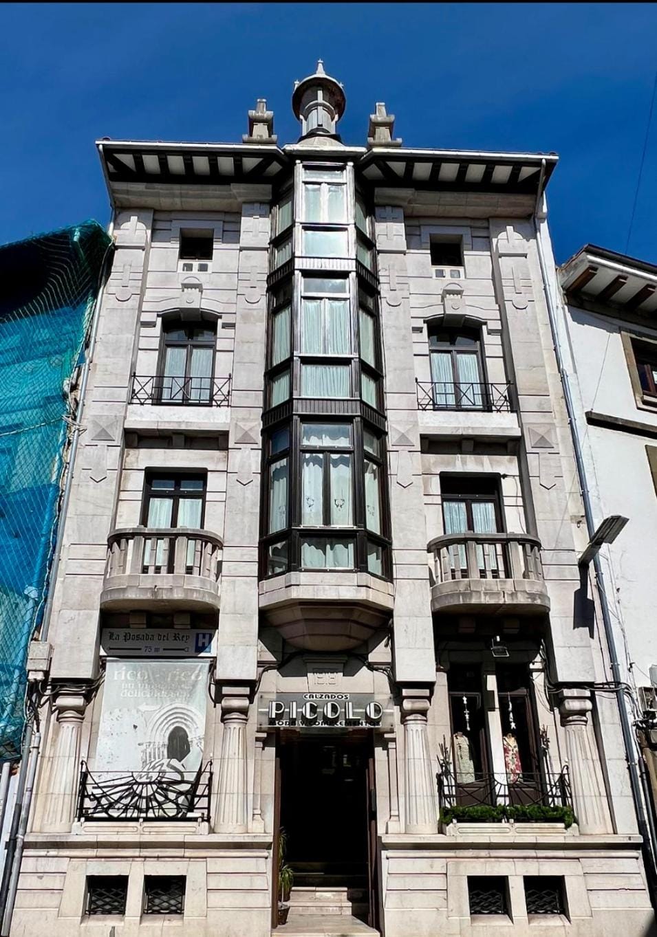 Property building, Day