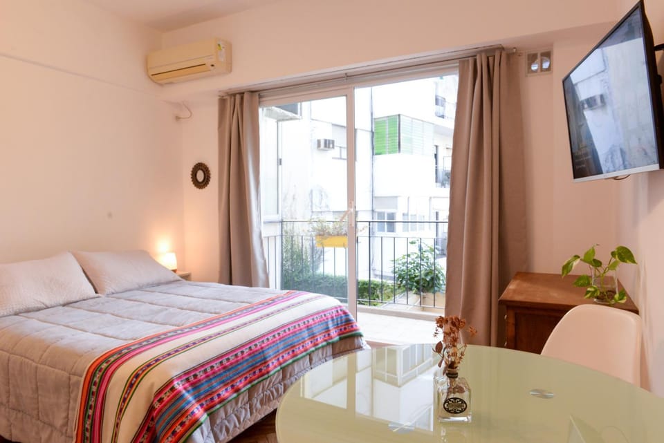 Imperdible en Recoleta para 2 - Con balcón, todo luz! Apartment in Buenos Aires